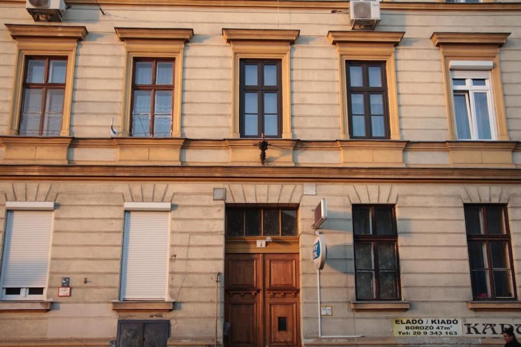 Bright Sunny Apt At Keleti Station,Near Citycenter Budapeste Exterior foto